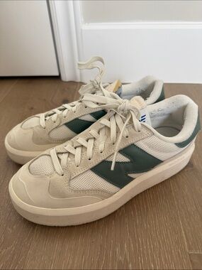 New Balance Women's Off-White Sneakers with Green Side Panel